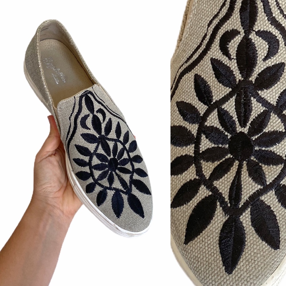 Seychelles Sunshine Embroidery Slip On Size 10